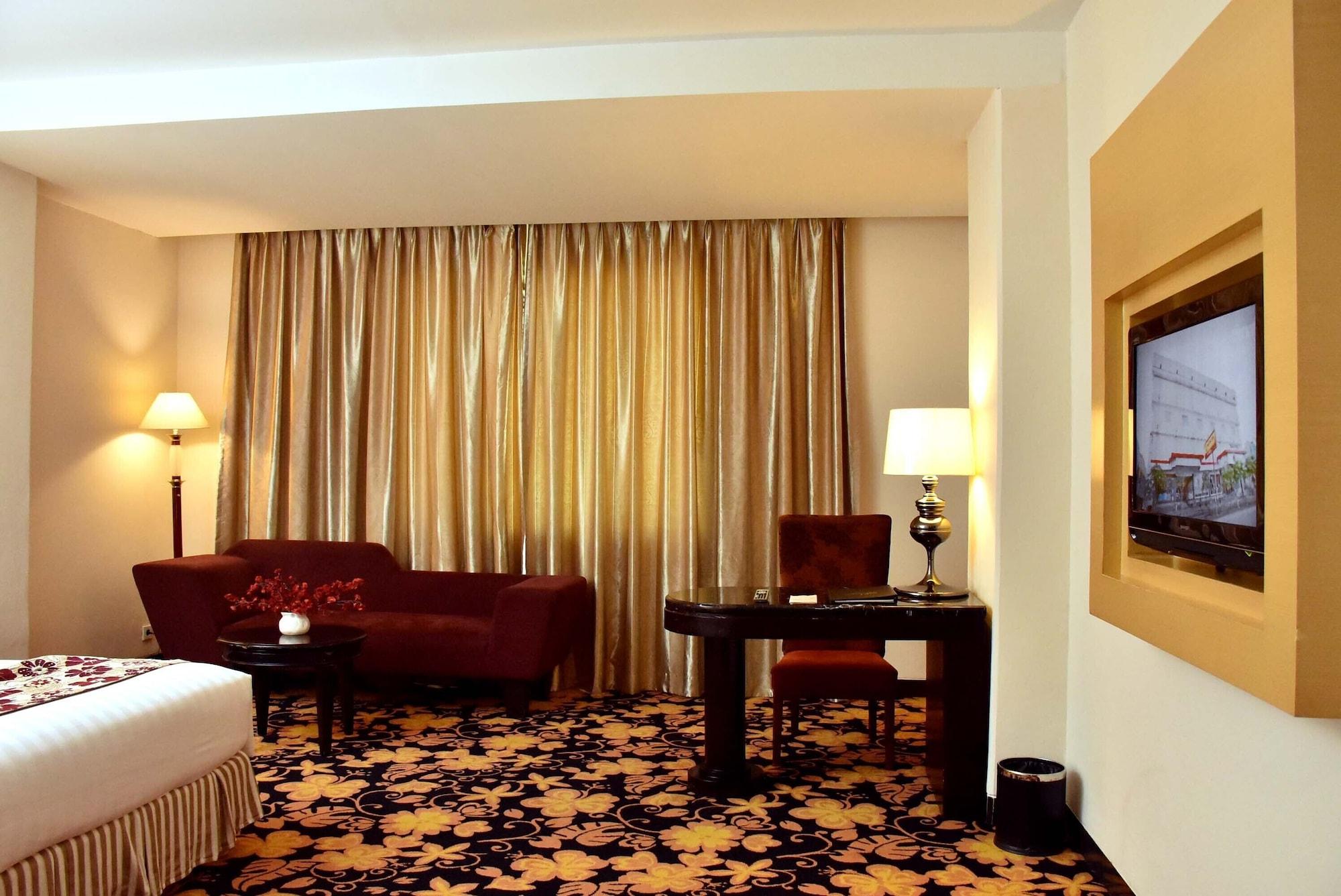 Rocky Plaza Hotel Padang Ngoại thất bức ảnh