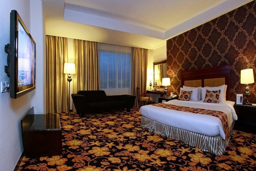 Rocky Plaza Hotel Padang Ngoại thất bức ảnh