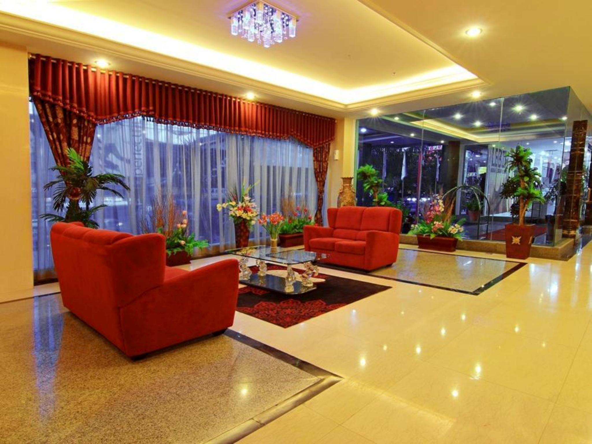 Rocky Plaza Hotel Padang Ngoại thất bức ảnh