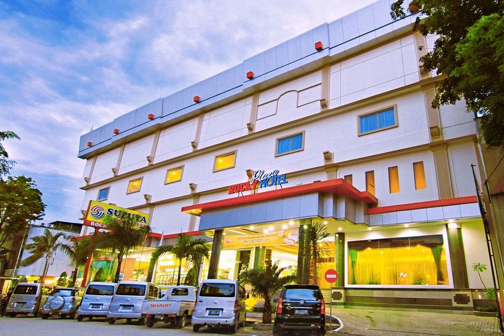 Rocky Plaza Hotel Padang Ngoại thất bức ảnh