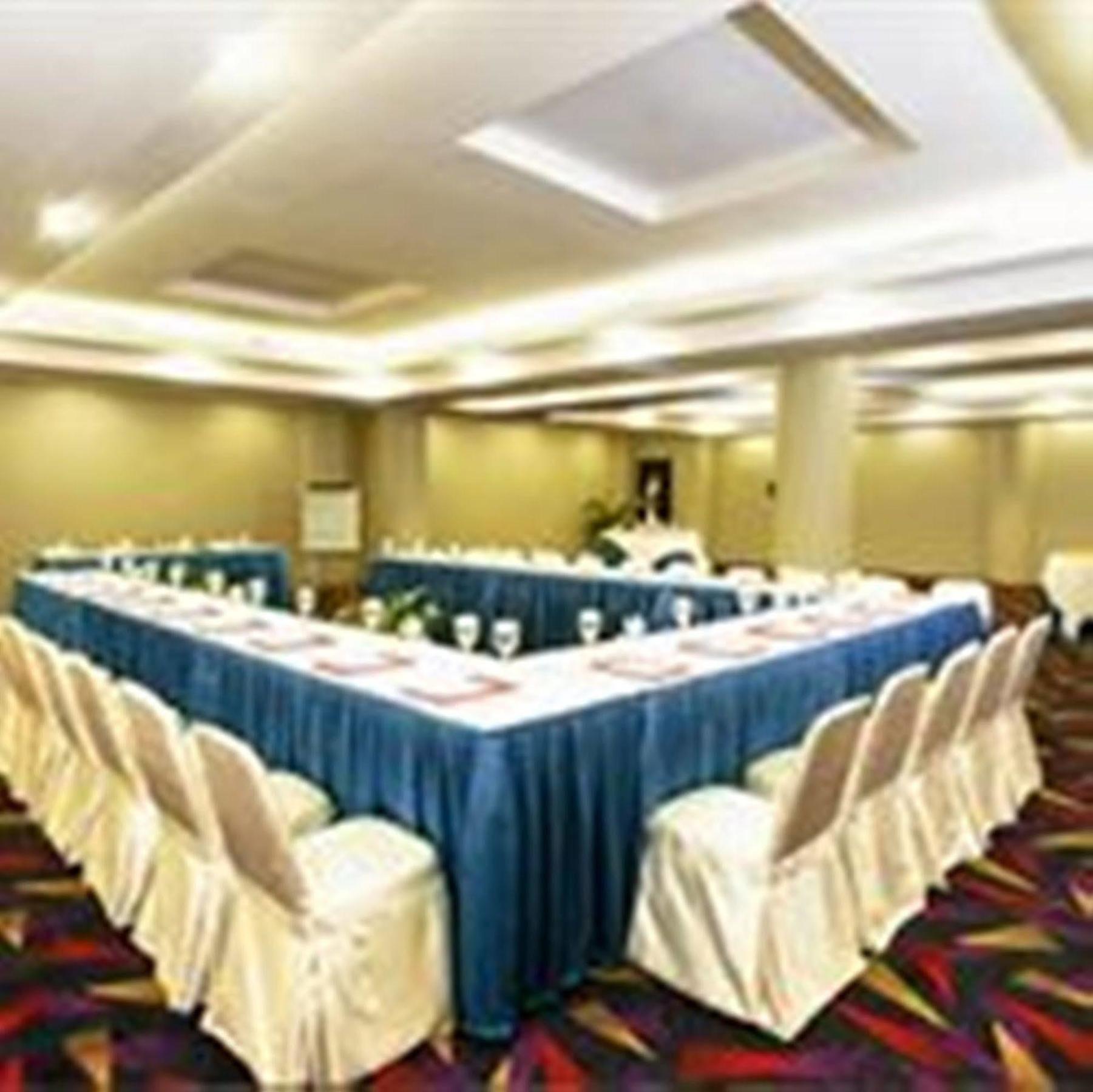 Rocky Plaza Hotel Padang Ngoại thất bức ảnh